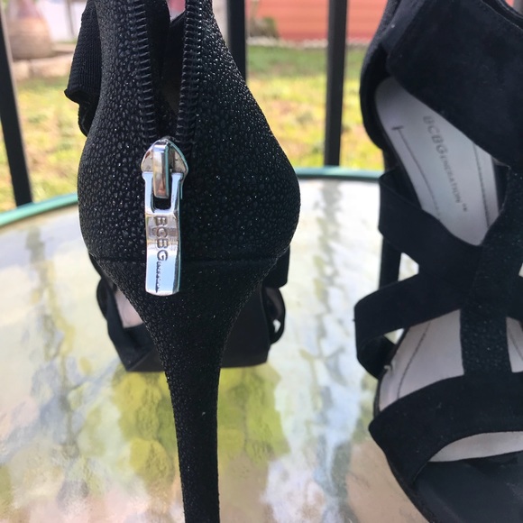 Black strappy BCBG dressy heels - Picture 4 of 6